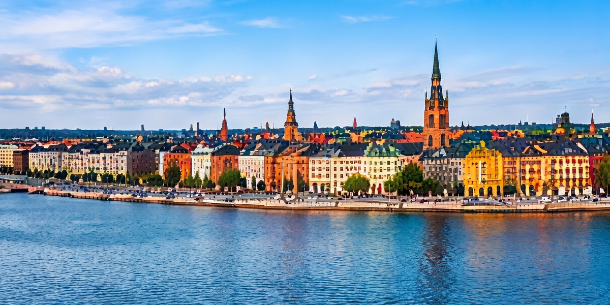Stockholms vattenlinje med Gamla stans fasader